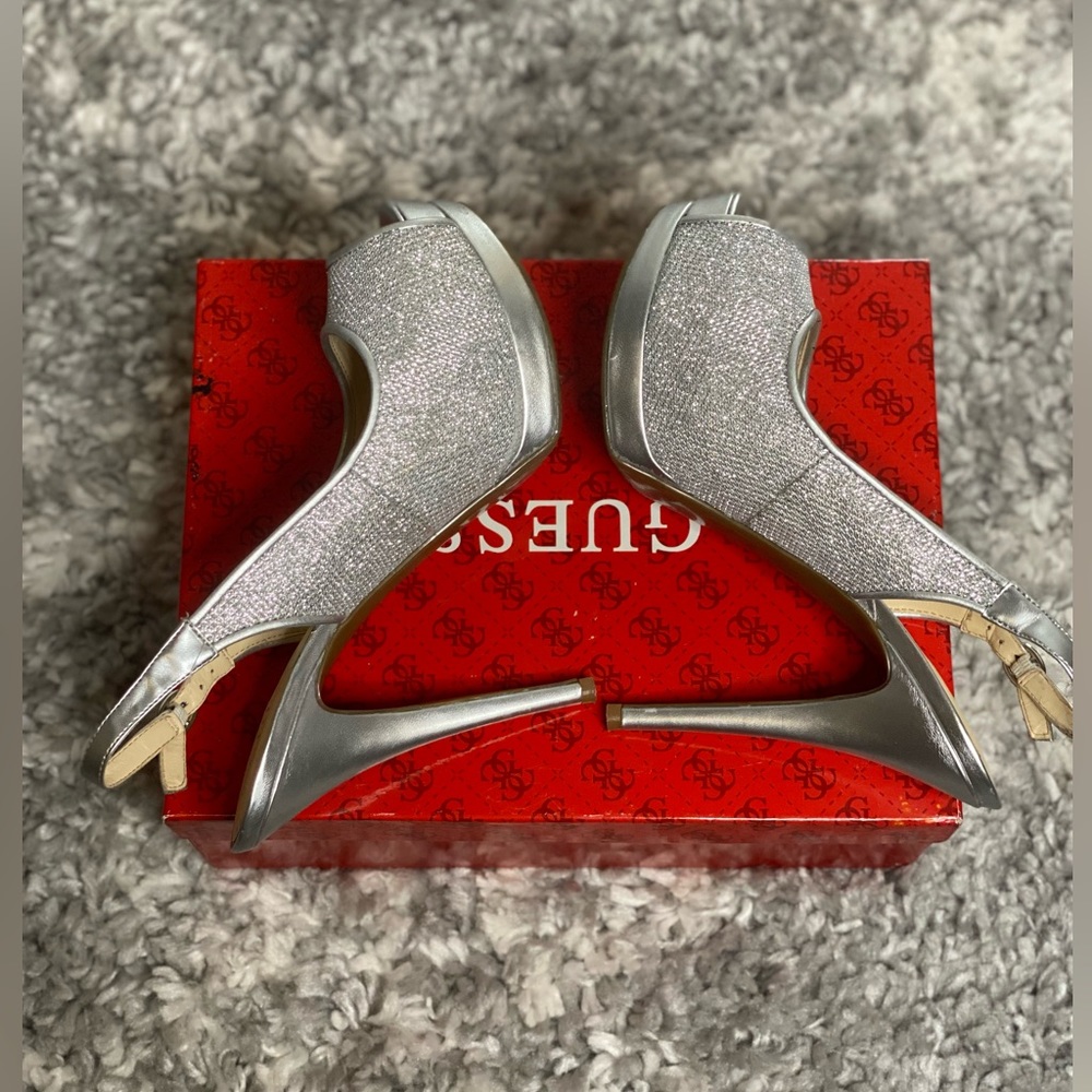 GUESS Sandal